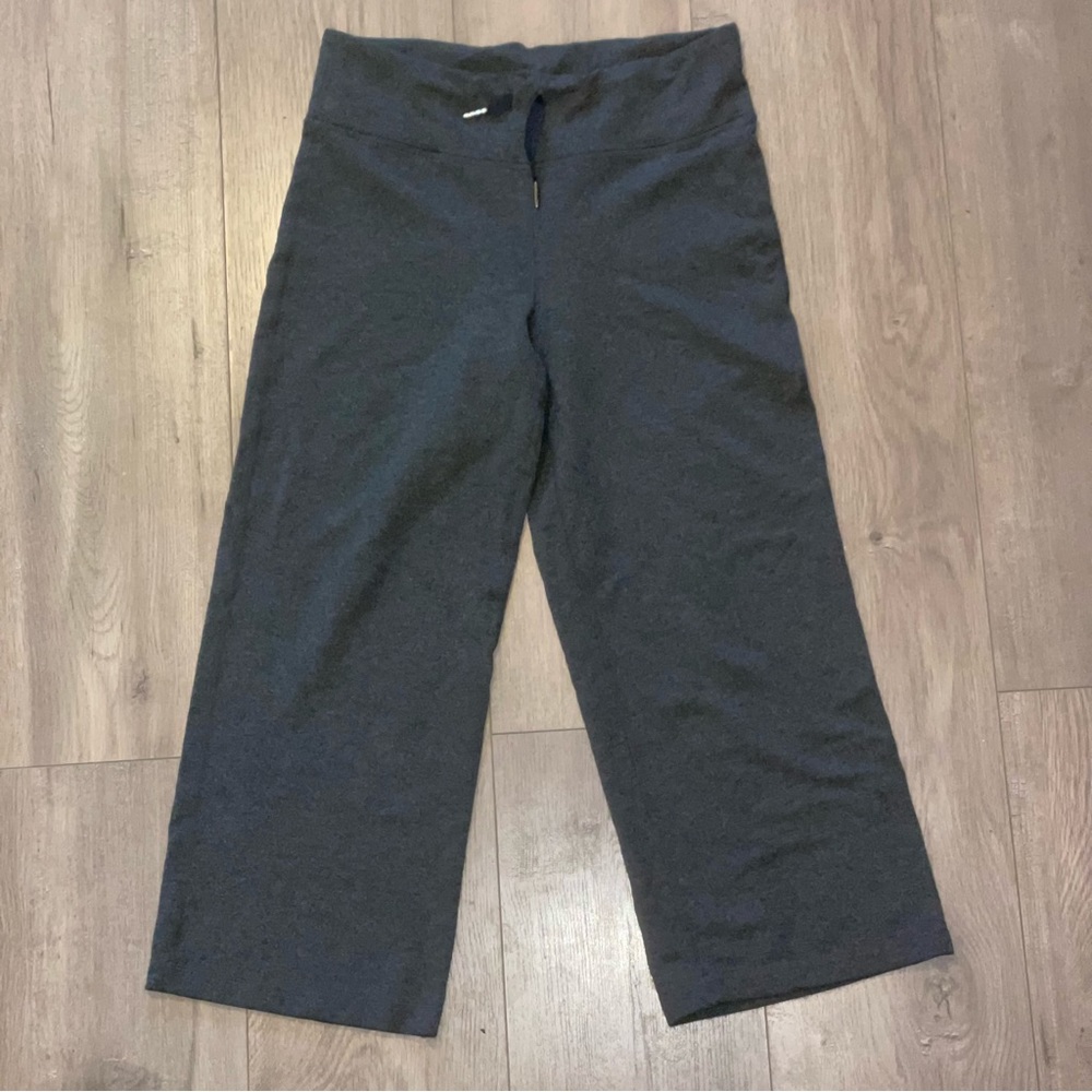 Lululemon Wide Leg Cropped Yoga Pants Size 6
